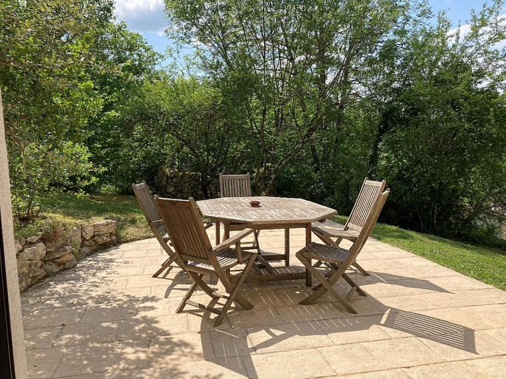 Location Gite Entre Cahors Et St Cirq Lapopie Arcambal Exterior foto